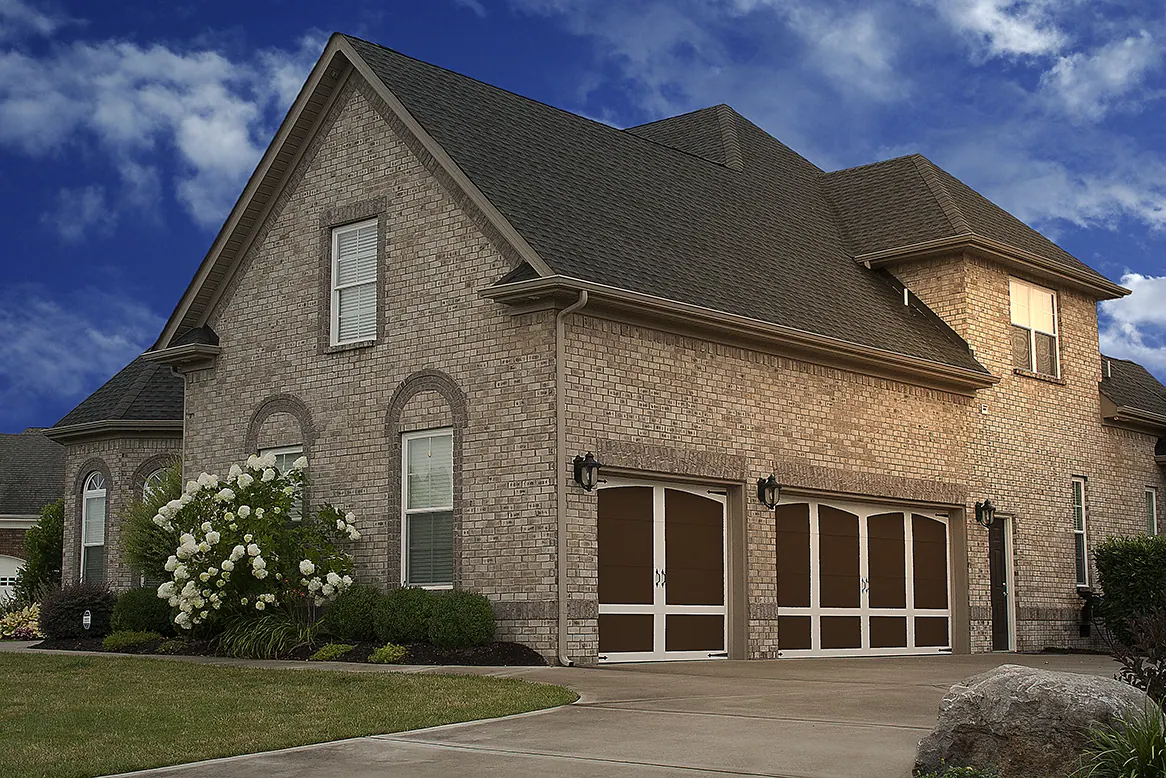Aristocrat Presidential Series in a brown finish with full-view top sections