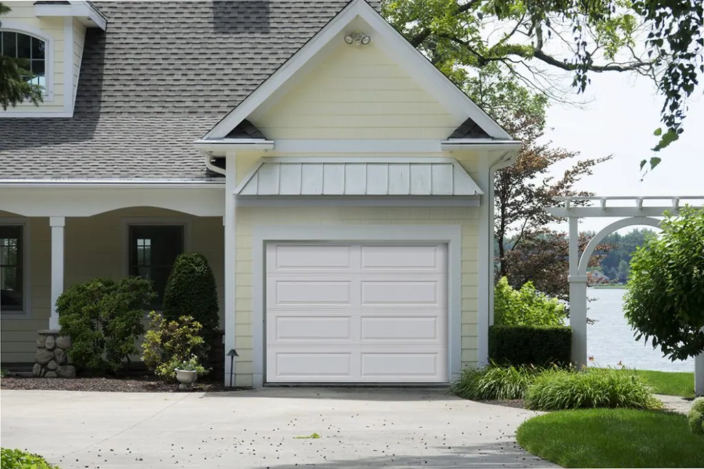 Safe-Way Deluxe Series Model 54/55 long ranch panel garage door