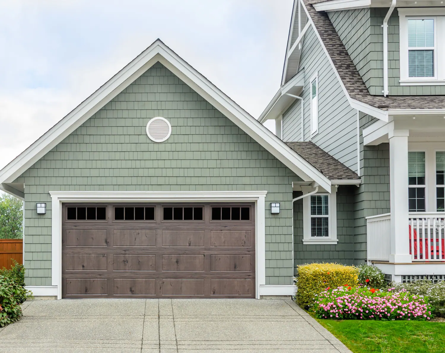 Safe-Way Bi-Directional Wood Grain garage door in Classic