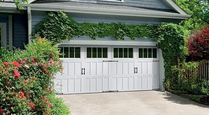 Classica Northampton in True White with Thames windows and Canterbury handles and hinges.