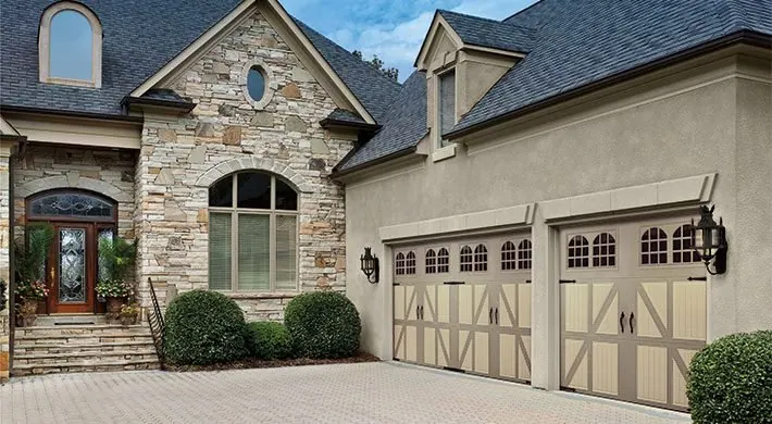 Classica Lucern in Sandtone/Wicker Tan with Rhine windows and Blue Ridge handles and hinges.