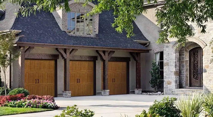 Classica Tuscany in Golden Oak with Closed Arch and Canterbury handles.