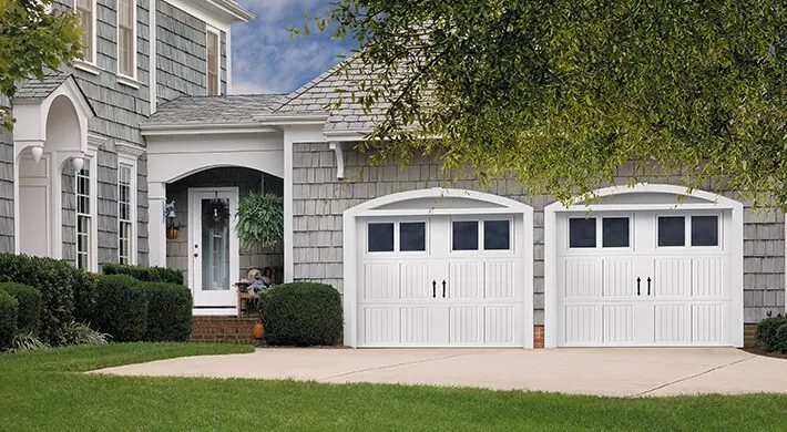 Classica Tuscany in True White with Nile windows and Blue Ridge handles.